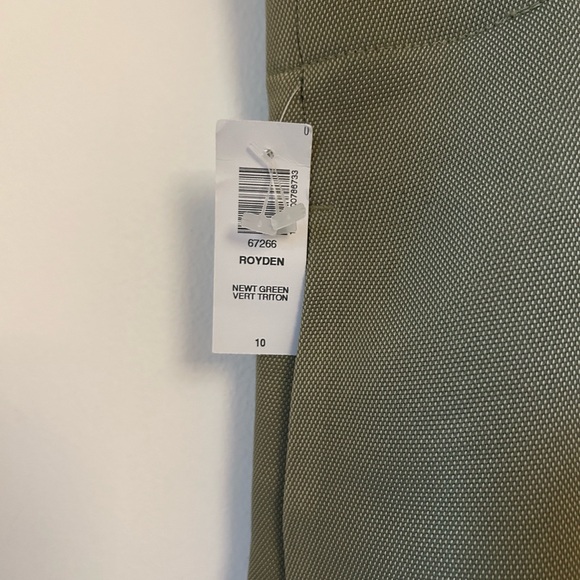 Aritzia Royden Shorts - Picture 2 of 4